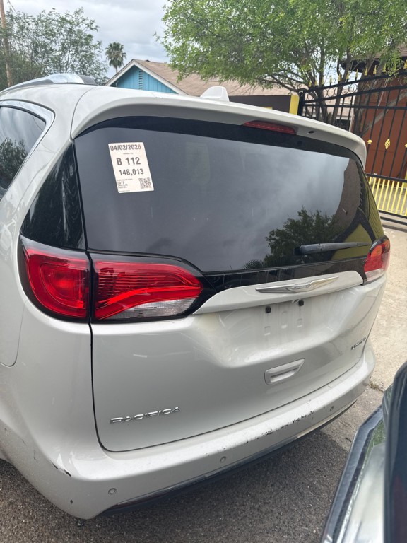 2017 Chrysler Pacifica Image 6
