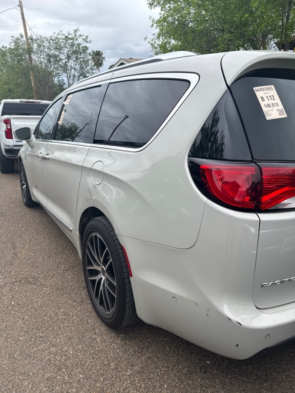 2017 Chrysler Pacifica Image 7
