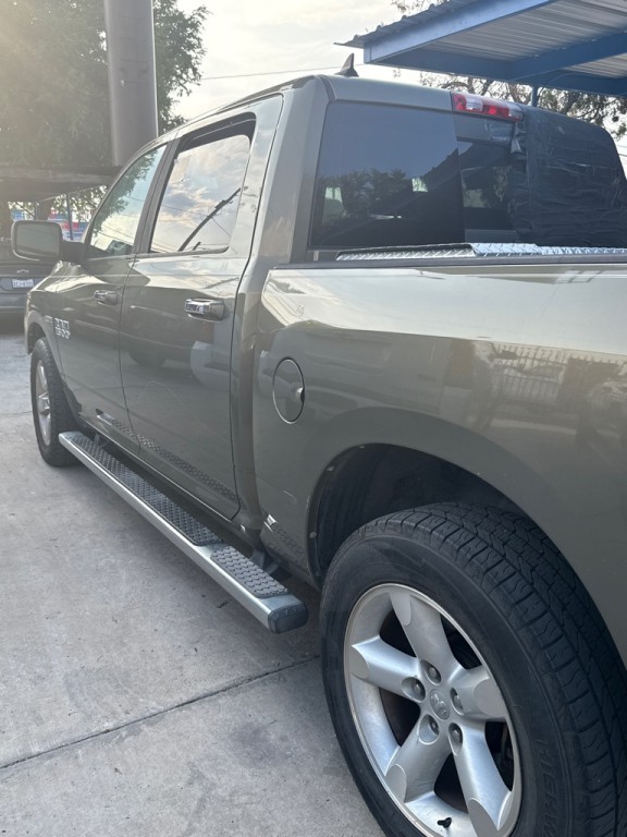 2015 RAM 1500 Image 9