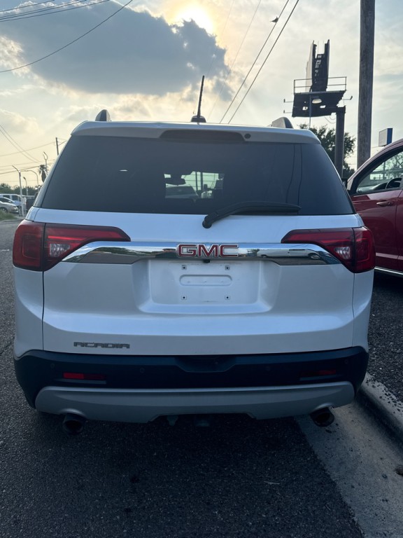 2017 GMC Acadia Image 4