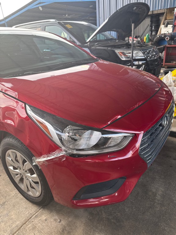 2019 Hyundai Accent Image 3