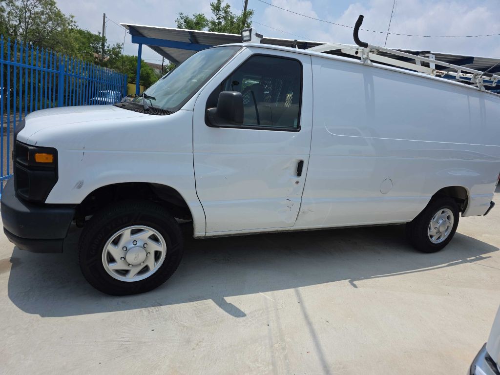 2014 Ford Econoline Image 2