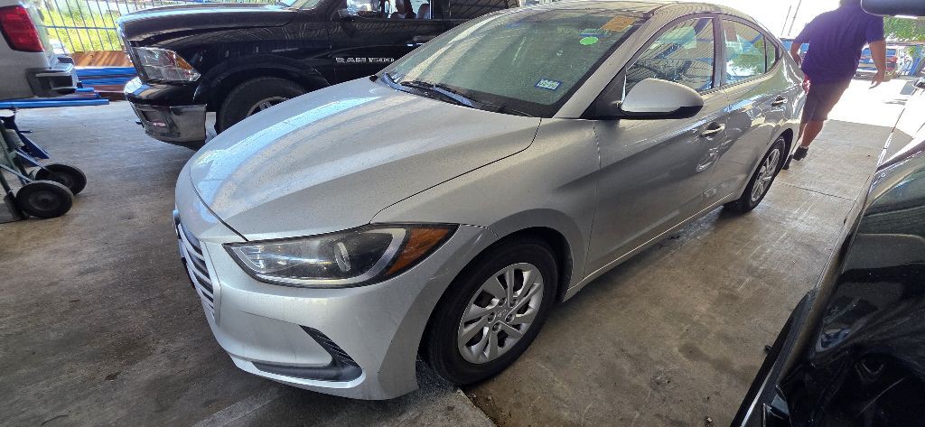 2018 Hyundai Elantra Image 2