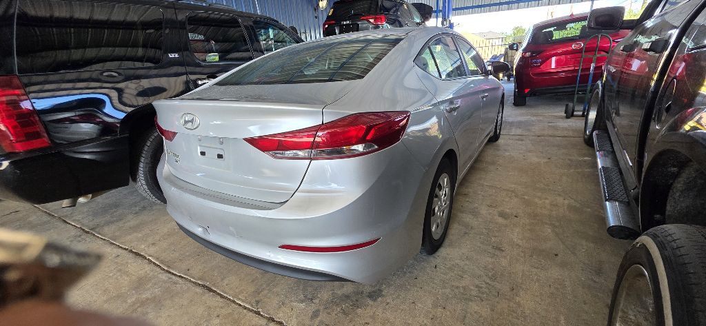 2018 Hyundai Elantra Image 3
