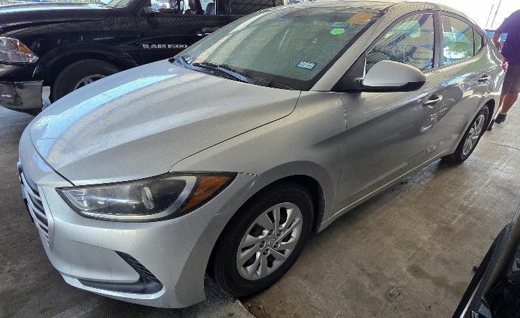 2018 Hyundai Elantra Image 2