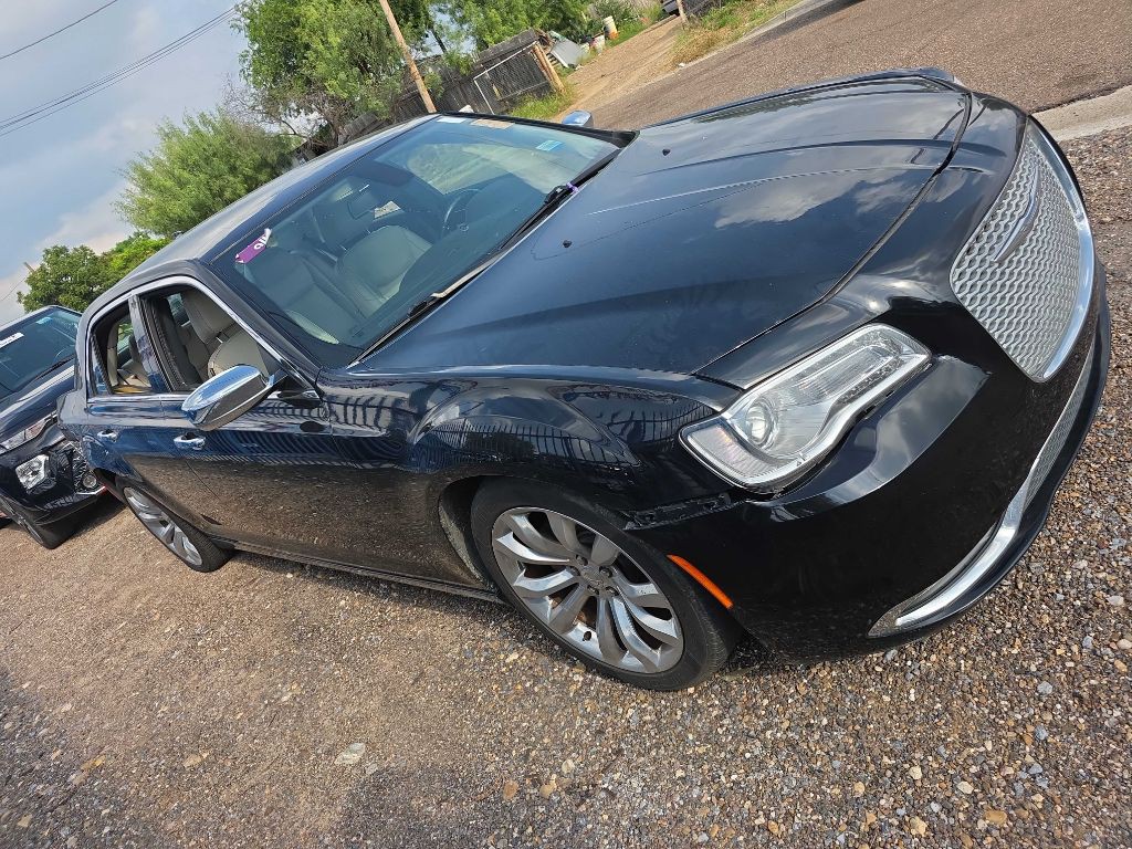 2018 Chrysler 300 Image 2