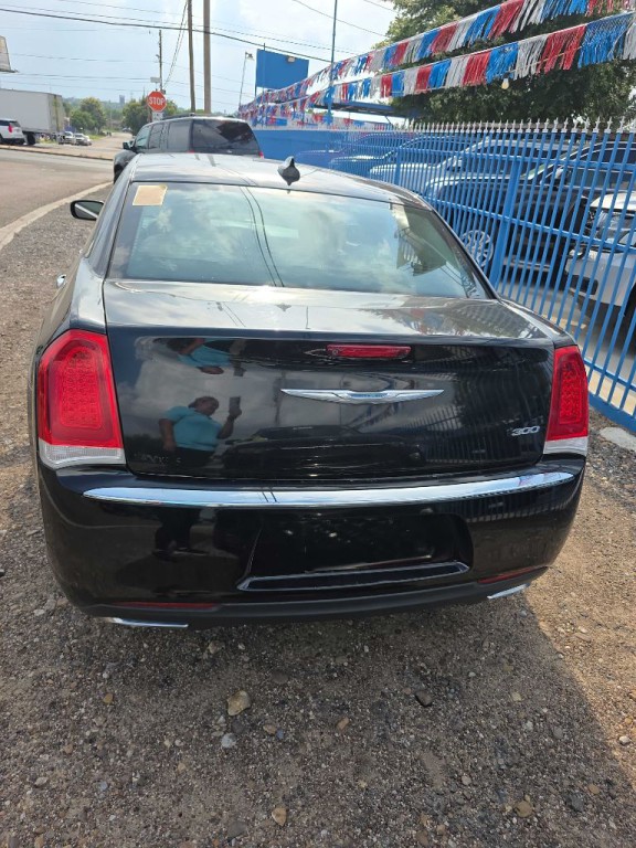 2018 Chrysler 300 Image 5