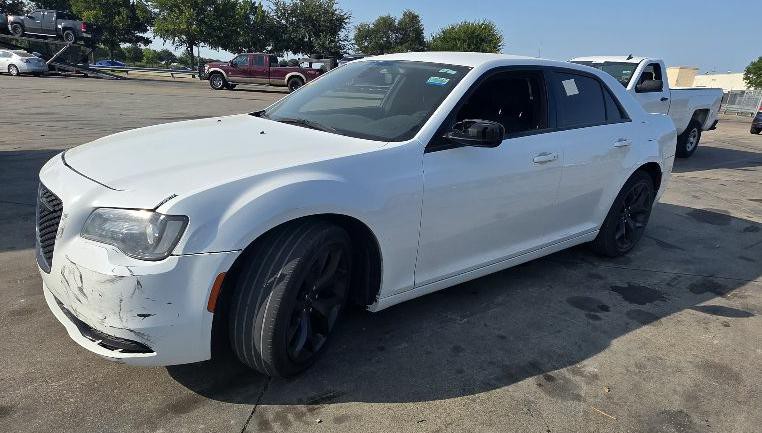 2020 Chrysler 300 Image 3