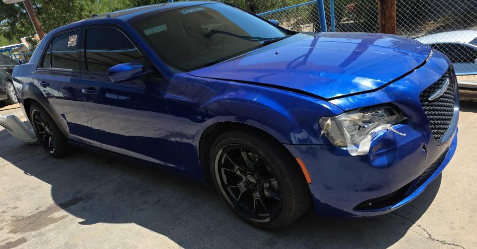 2019 Chrysler 300 Image 4