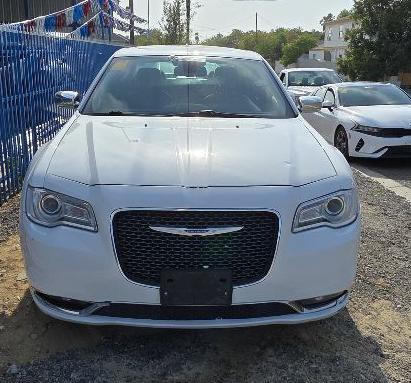 2020 Chrysler 300 Image 1