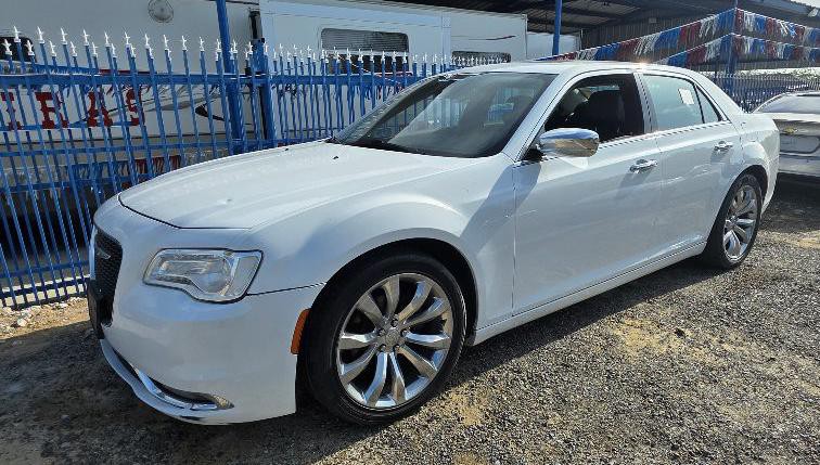 2020 Chrysler 300 Image 2