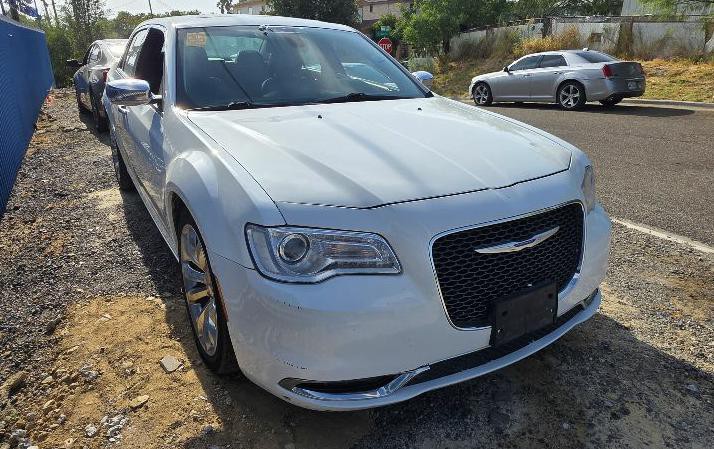 2020 Chrysler 300 Image 3