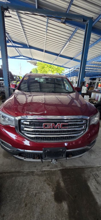 2019 GMC Acadia Image 2