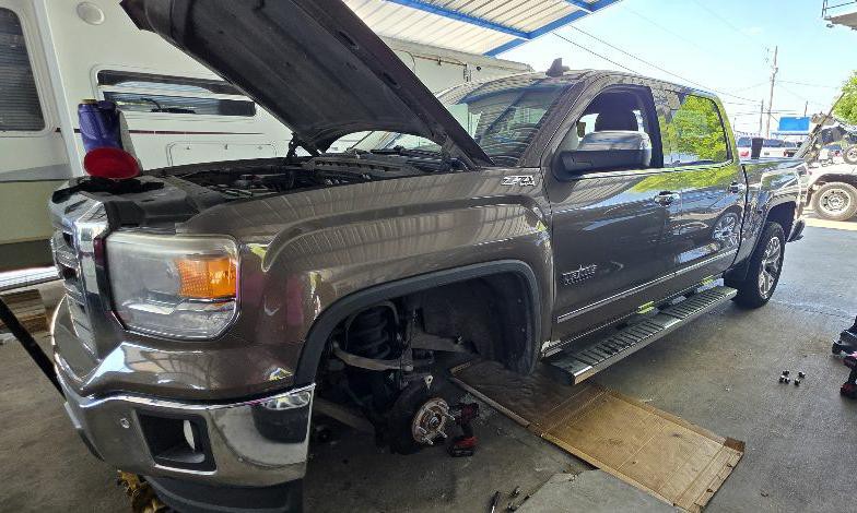 2015 GMC Sierra Image 2