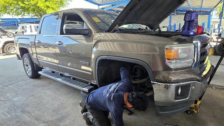 2015 GMC Sierra Image 3