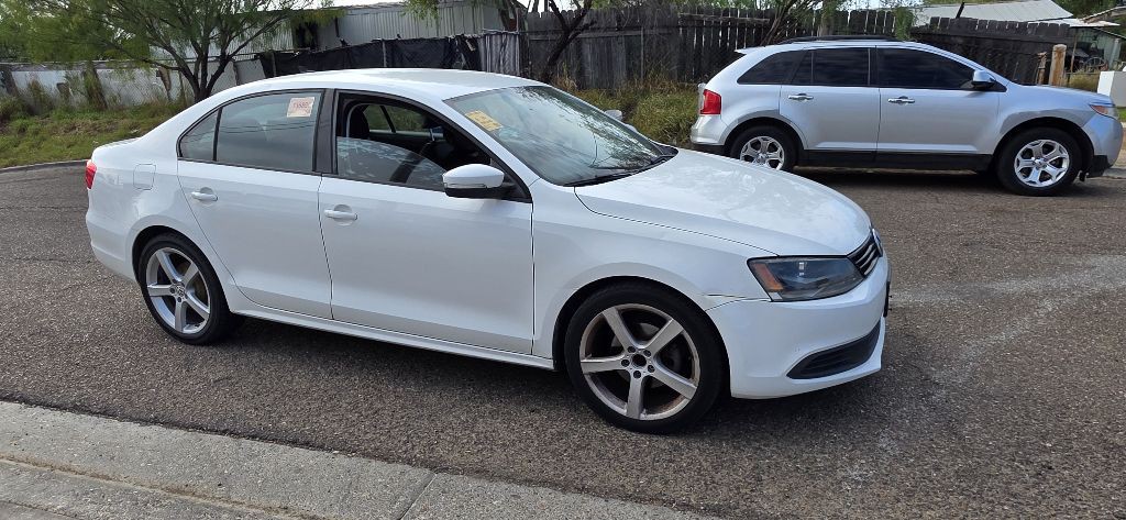2011 Volkswagen Jetta Image 3