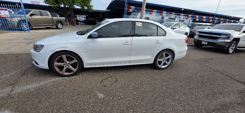 2011 Volkswagen Jetta Image 4