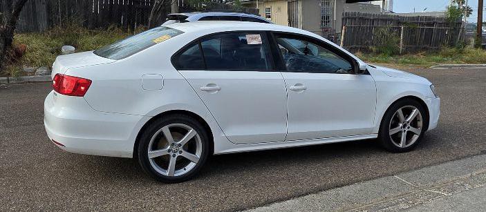 2011 Volkswagen Jetta Image 5