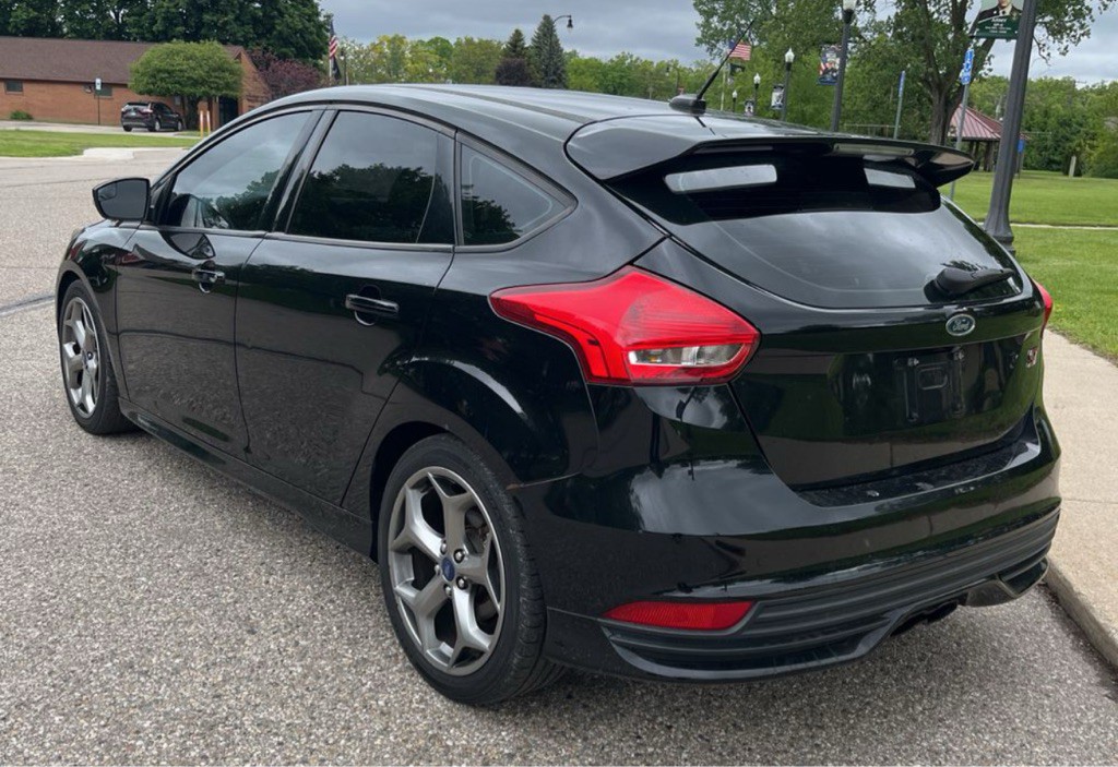 2017 Ford Focus Image 5