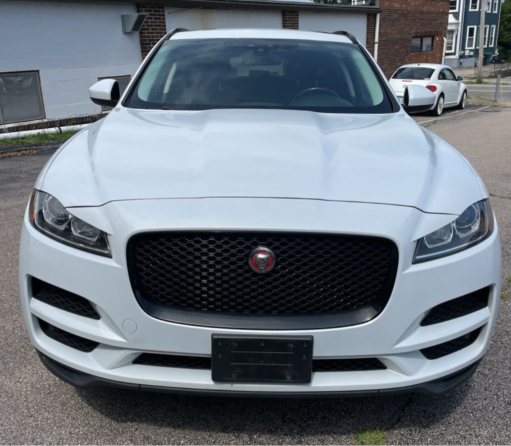 2018 Jaguar F-PACE Image 3