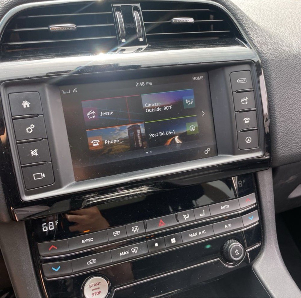 2018 Jaguar F-PACE Image 11