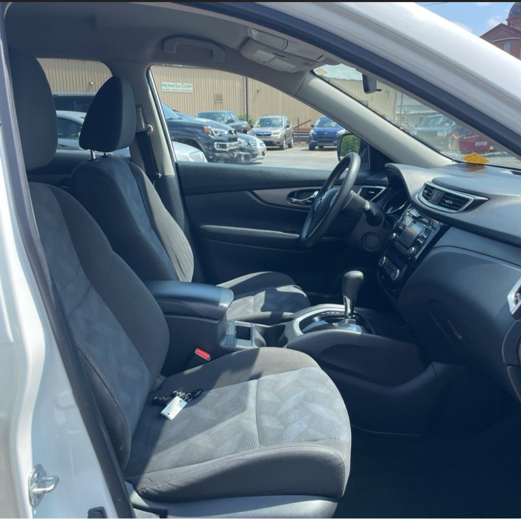 2016 Nissan Rogue Image 8