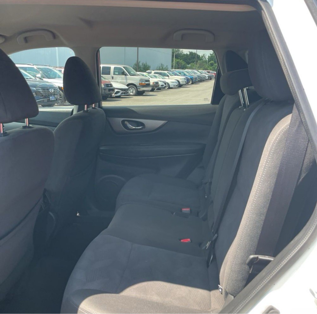 2016 Nissan Rogue Image 9
