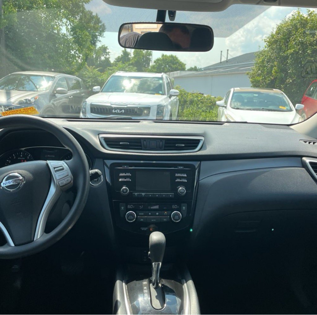 2016 Nissan Rogue Image 10