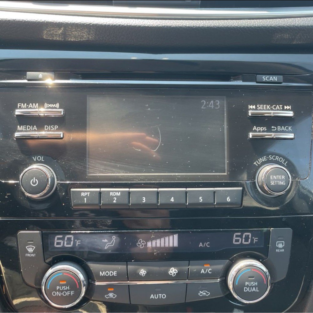 2016 Nissan Rogue Image 12