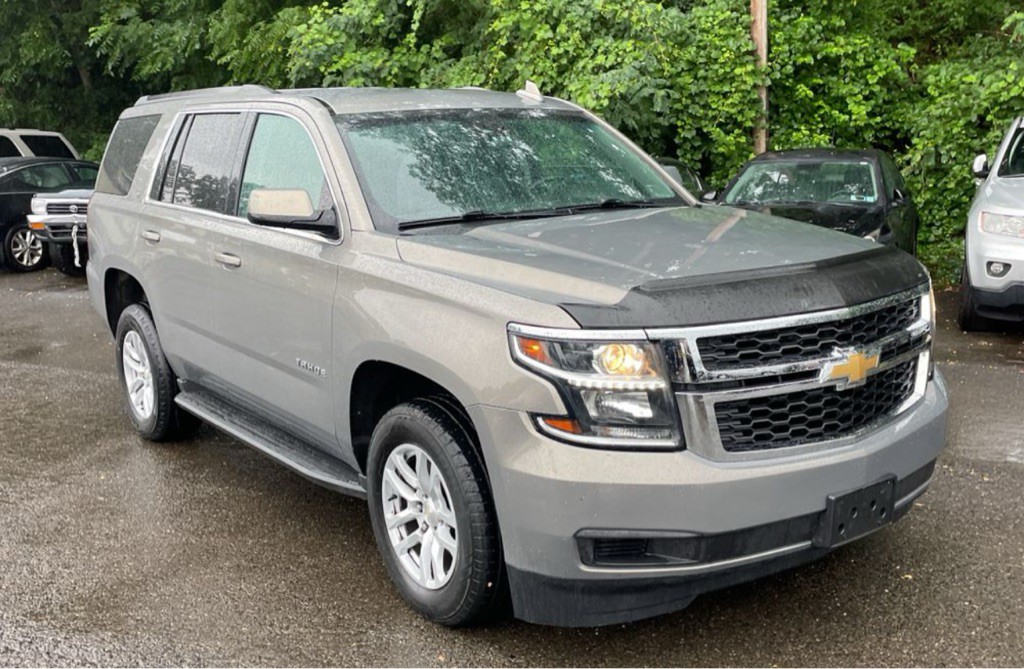 2017 Chevrolet Tahoe Image 2