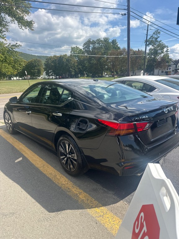 2019 Nissan Altima Image 3