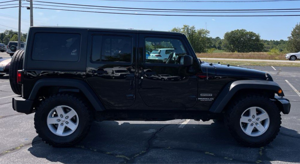 2017 Jeep Wrangler Unlimited Image 3