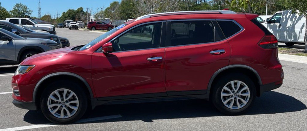 2017 Nissan Rogue Image 2