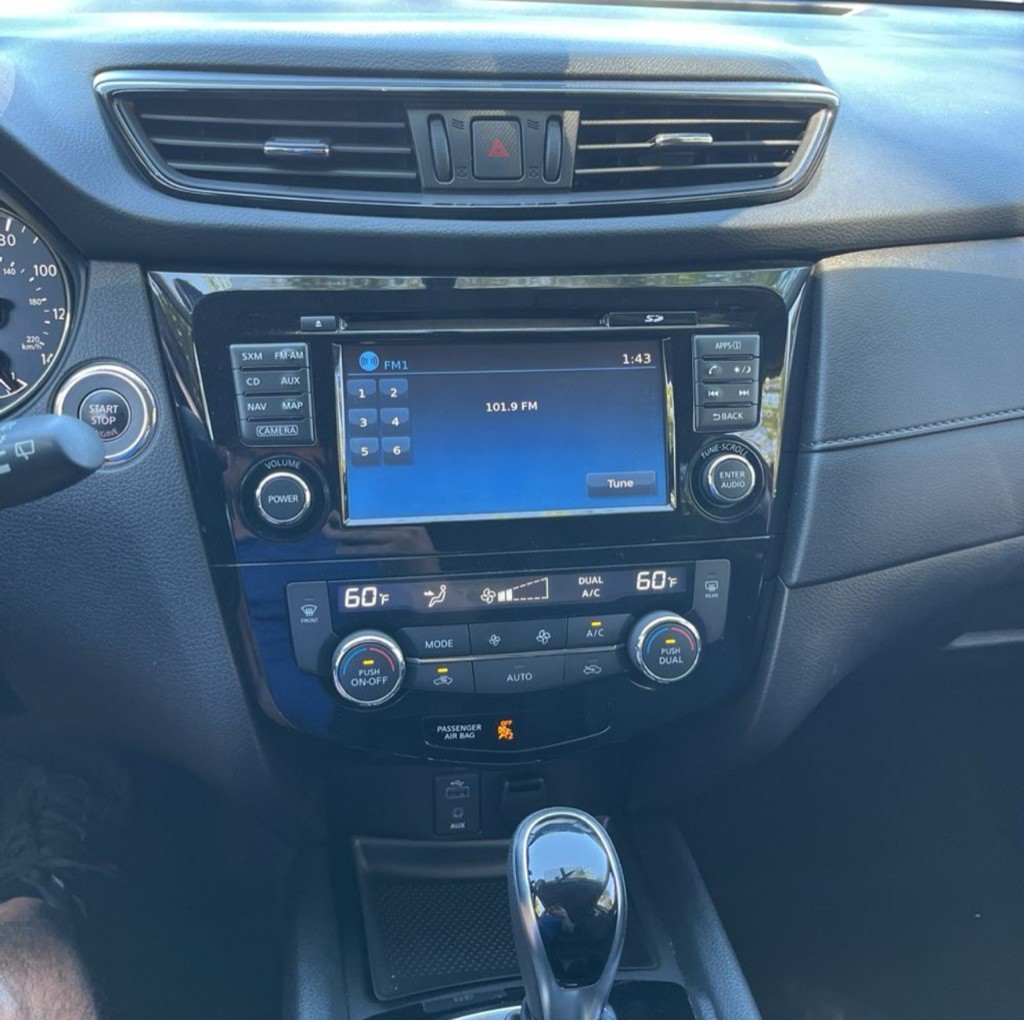 2017 Nissan Rogue Image 10