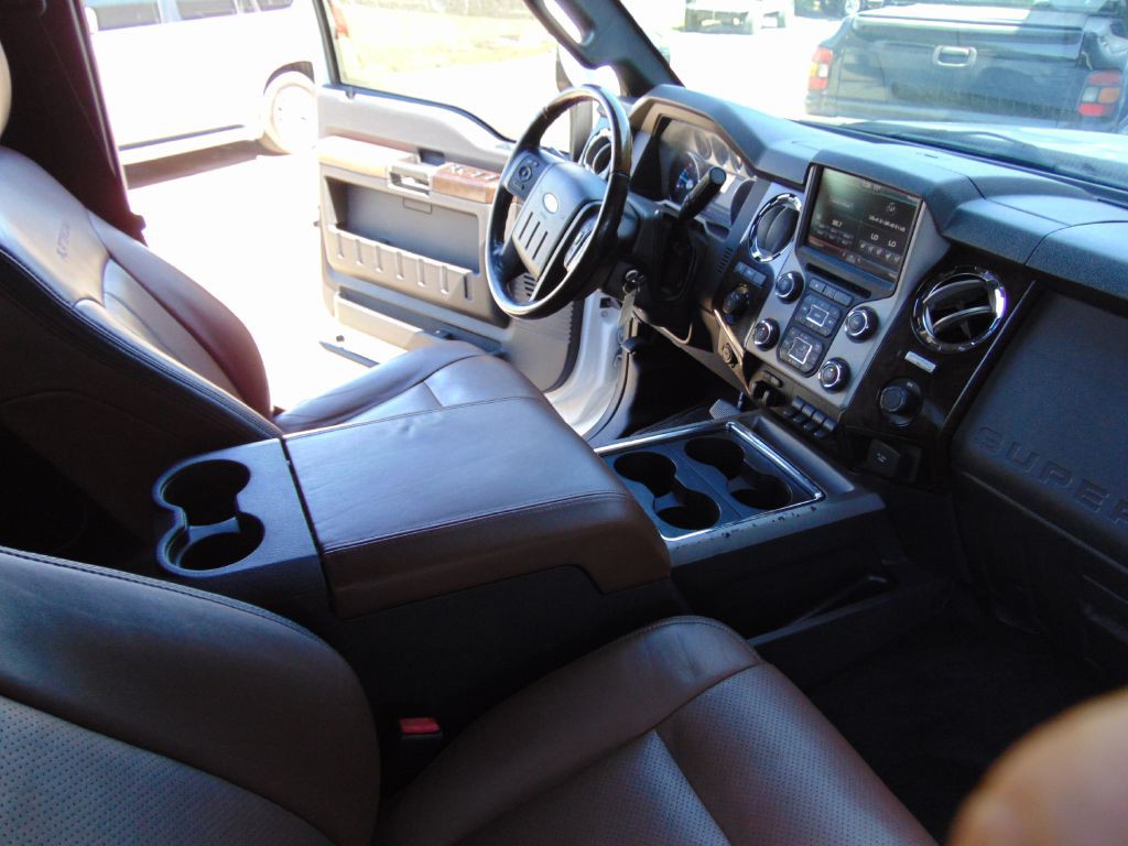 2015 Ford F-250 Image 31