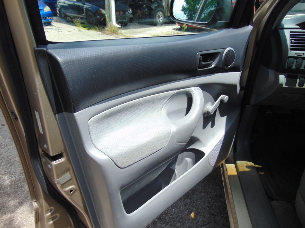 2006 Toyota Tacoma Image 32