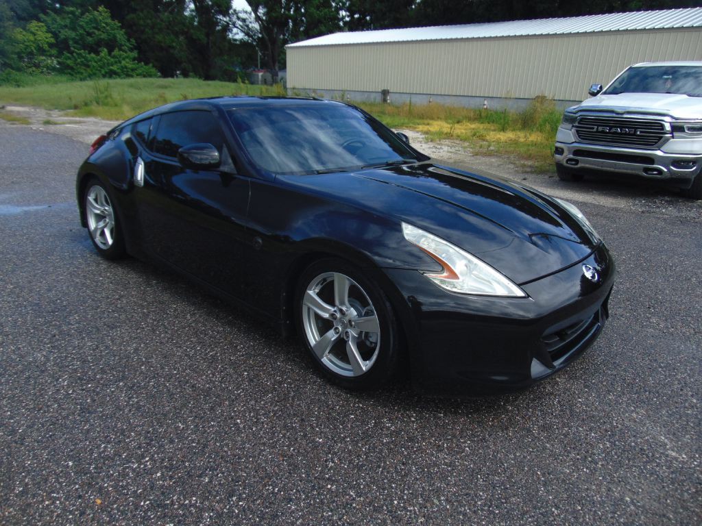 2009 Nissan 370Z Image 2