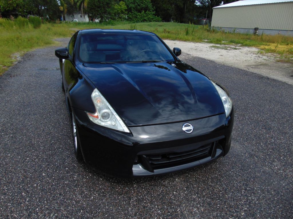 2009 Nissan 370Z Image 3
