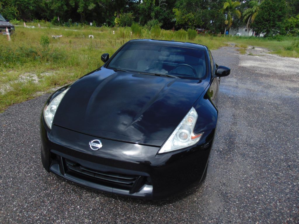 2009 Nissan 370Z Image 4