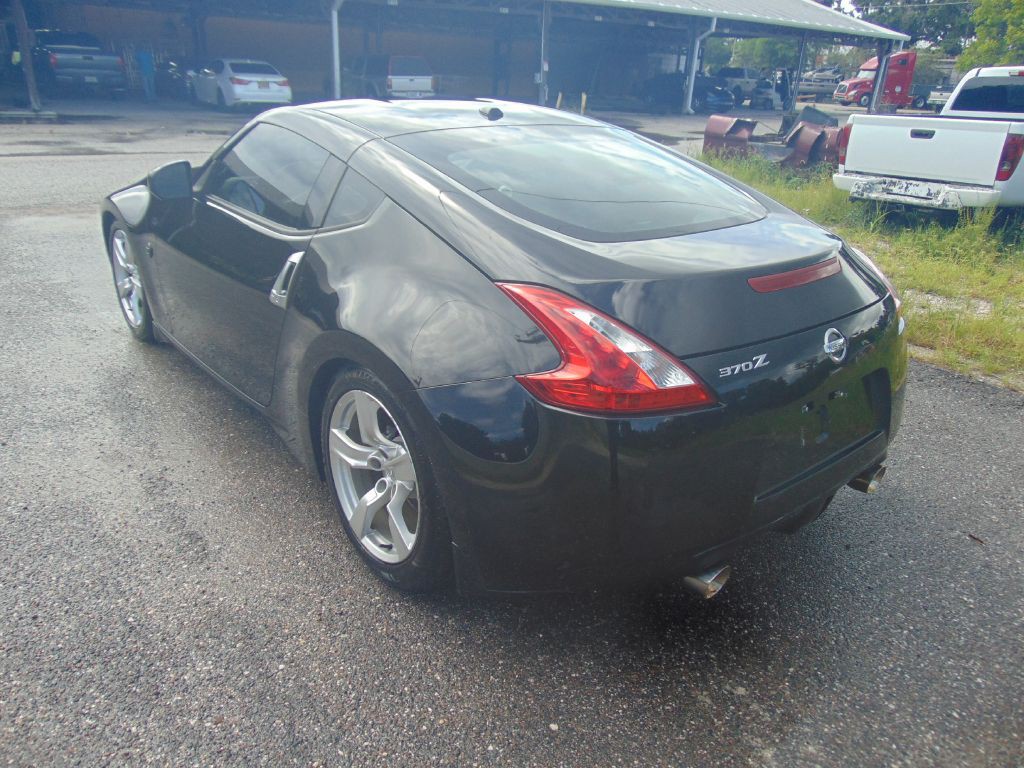 2009 Nissan 370Z Image 8