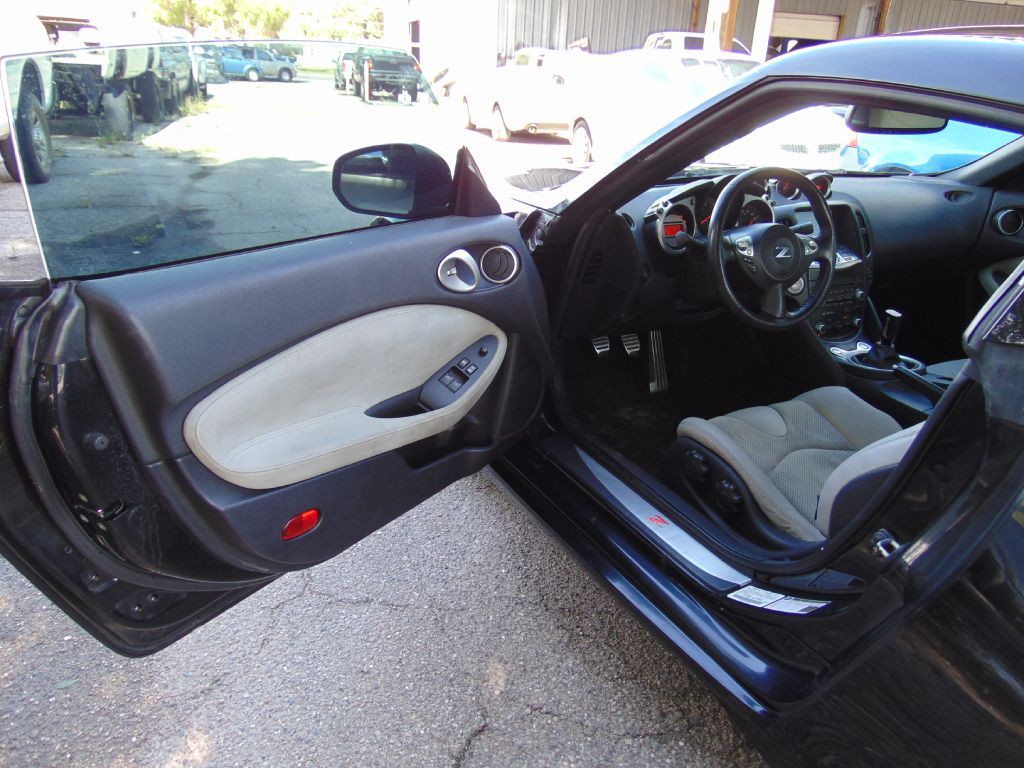 2009 Nissan 370Z Image 15