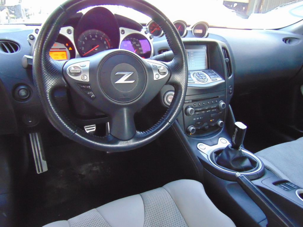 2009 Nissan 370Z Image 17