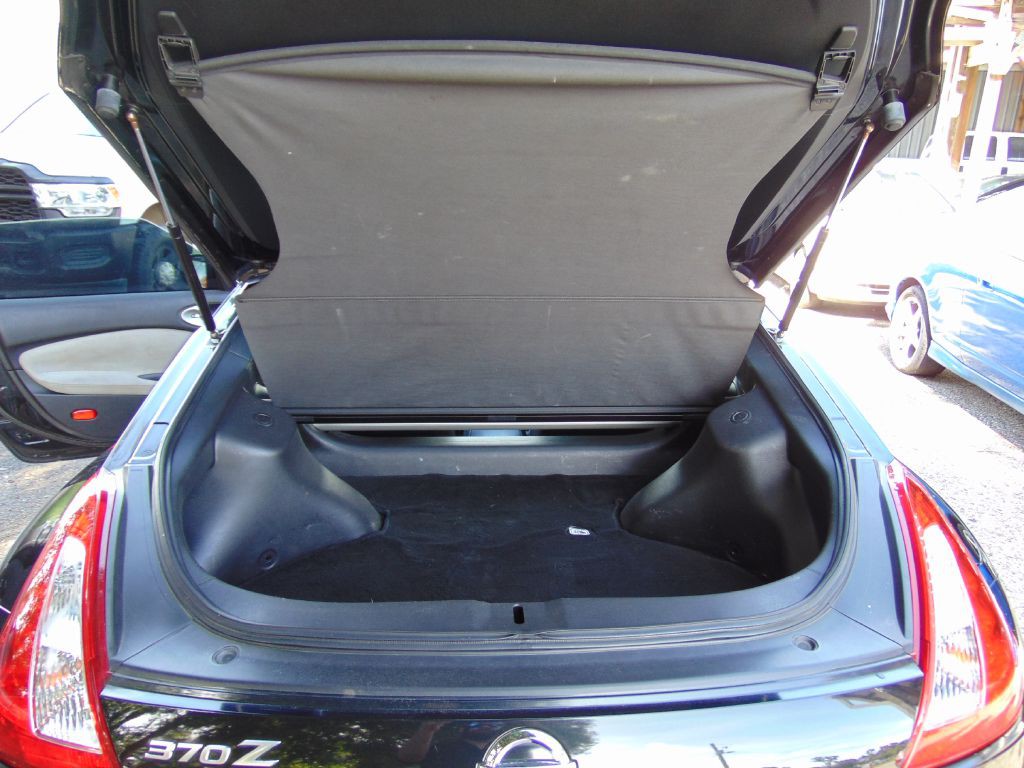 2009 Nissan 370Z Image 18