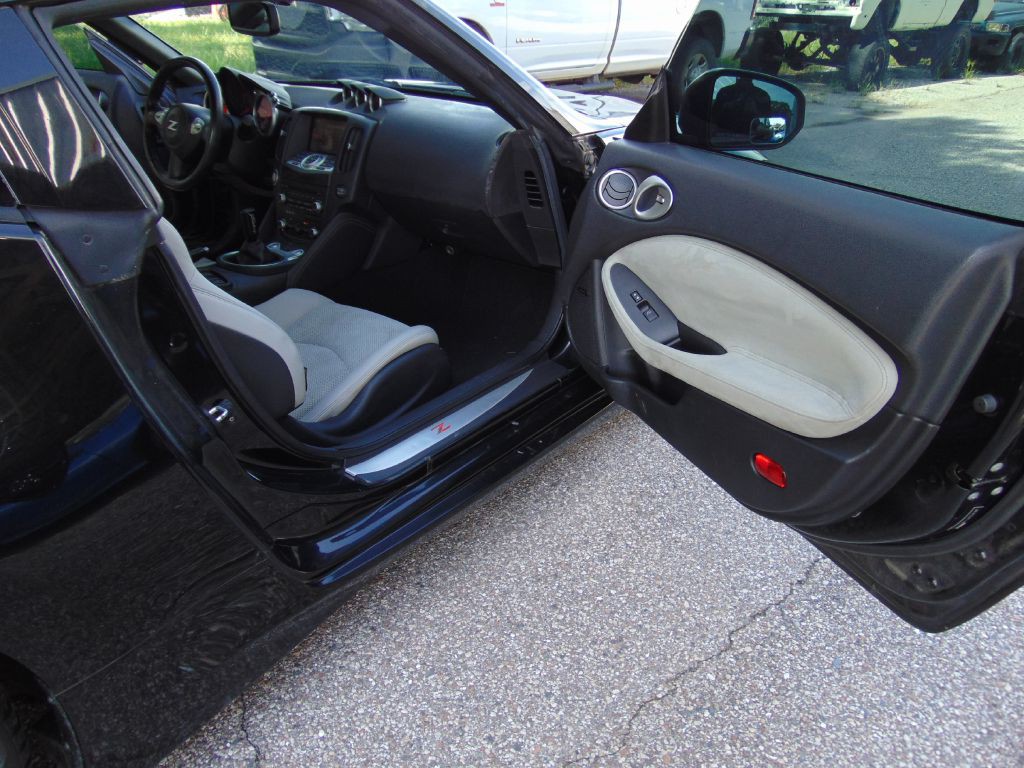 2009 Nissan 370Z Image 19