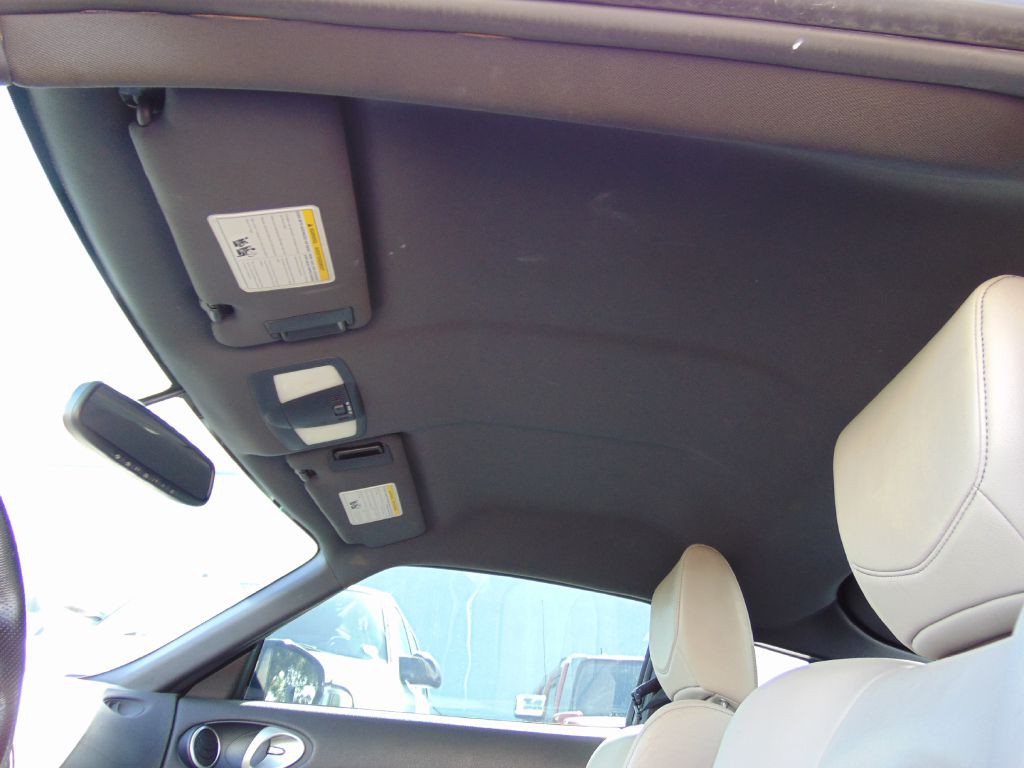 2009 Nissan 370Z Image 22