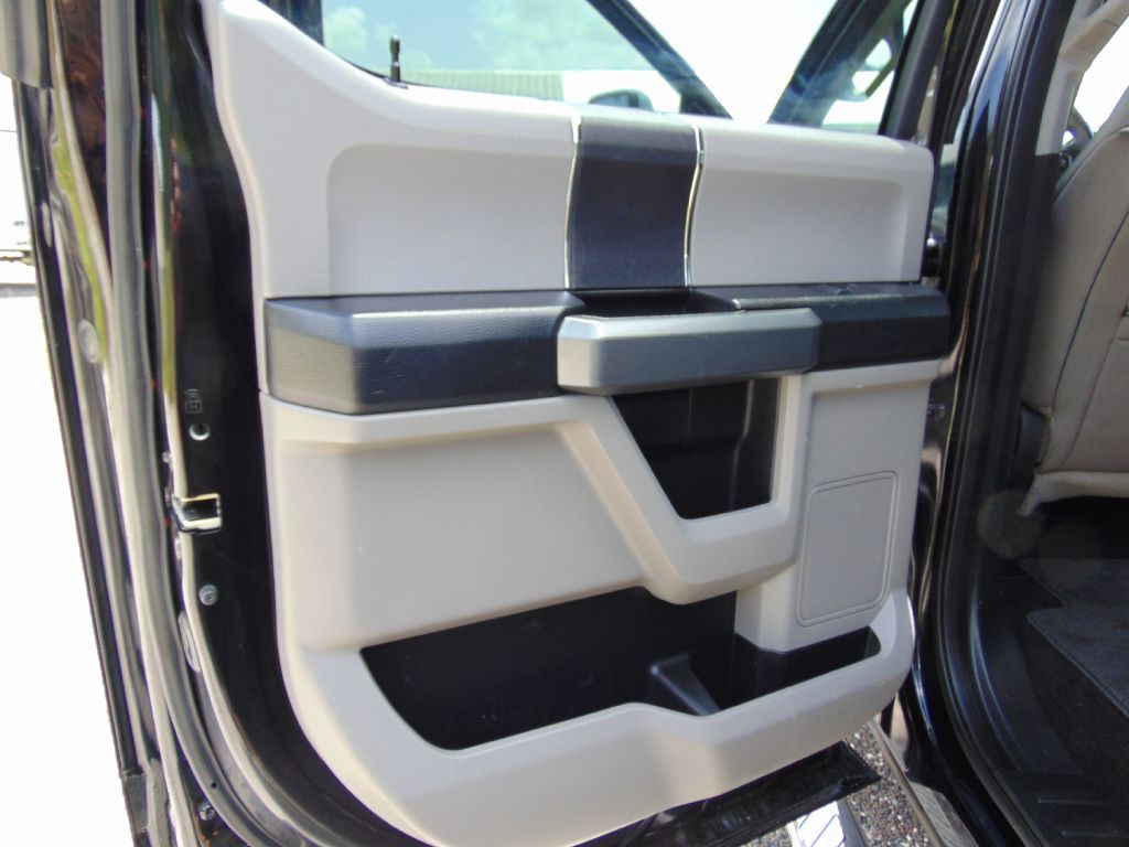 2017 Ford F-350 Image 23