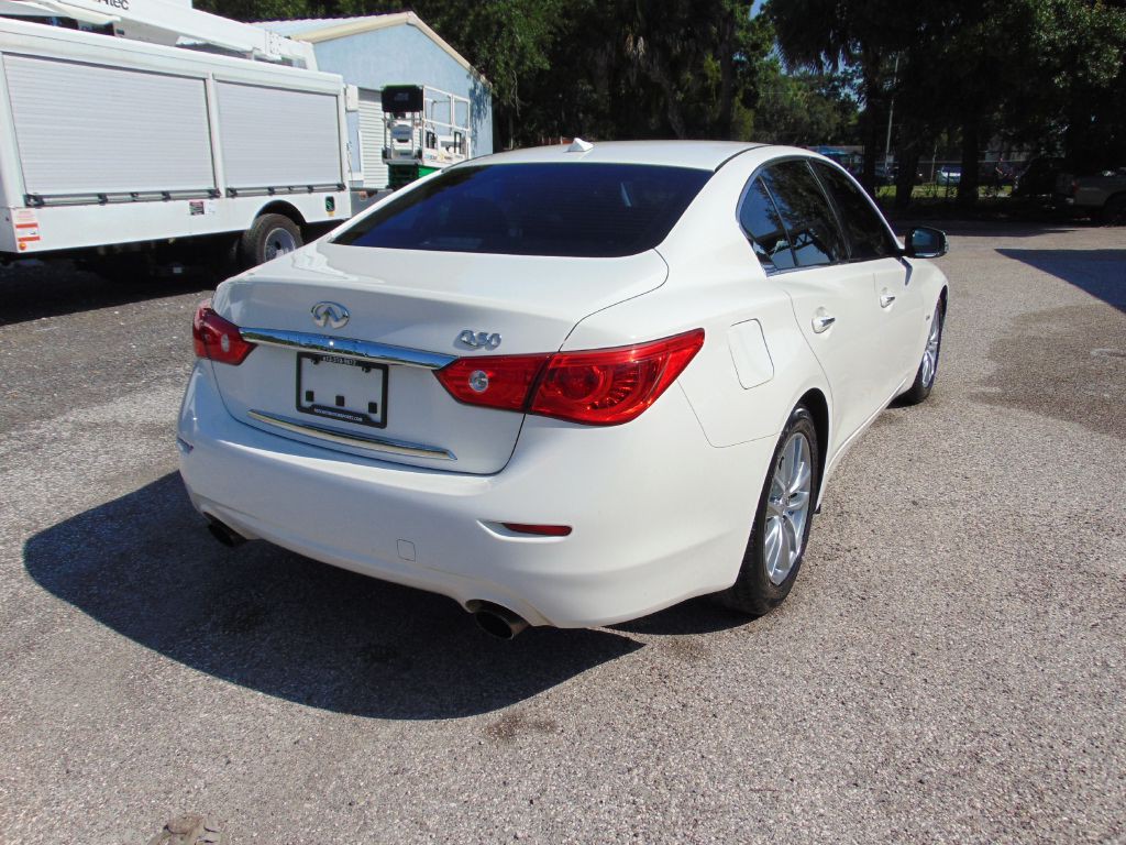 2017 INFINITI Q50 Image 9