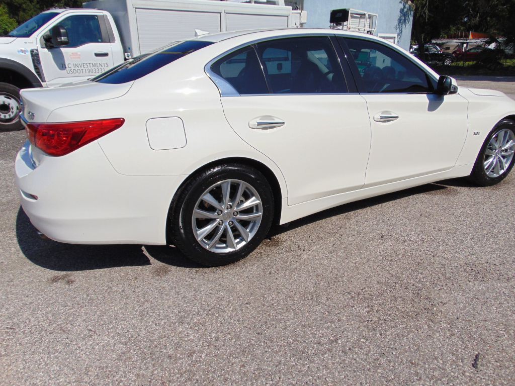 2017 INFINITI Q50 Image 10
