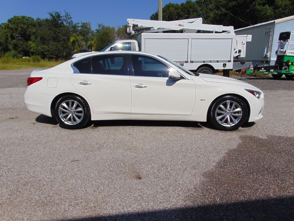 2017 INFINITI Q50 Image 11
