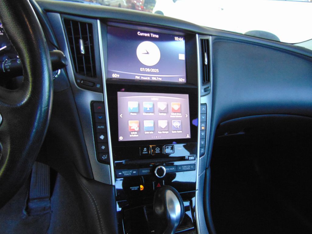2017 INFINITI Q50 Image 17